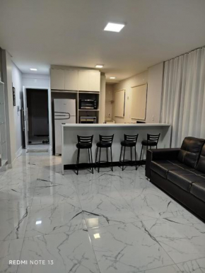 Excelente Apartamento na Praia de Mariscal